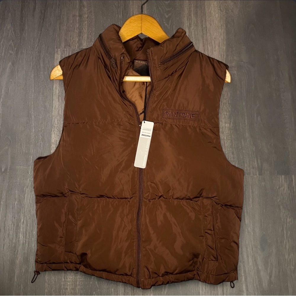 Forever 21 x Pantone Brown Puffer Vest NWT Size Large